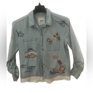 HOLDING HORSES EMBROIDERED‎ LONG SLEEVE SHIRT SIZE M